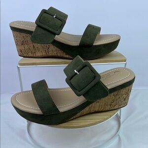 COMFORT est 1946 Green Wedge Sandals-Sz 6 1/2